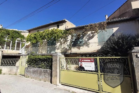 Maison 118 m², 4 chambres, garage, caves