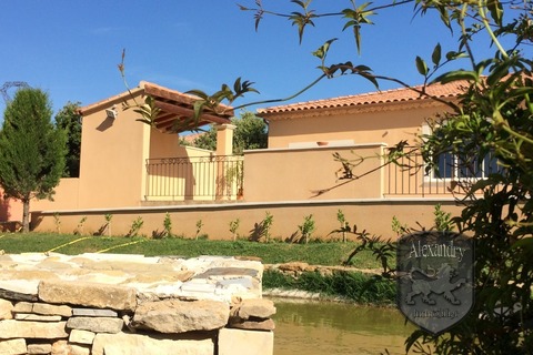 salle de réception et terrasse